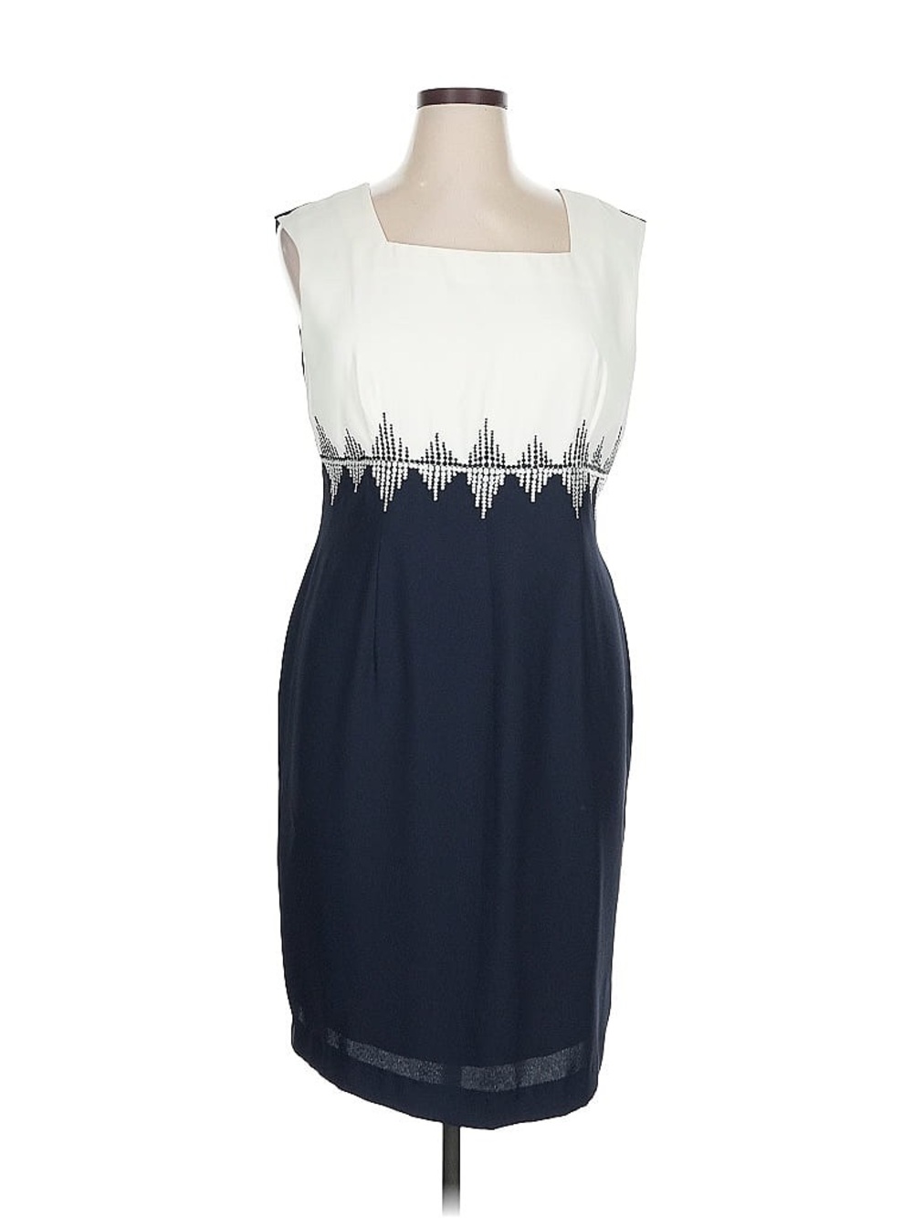 Sleeveless Two-Tone Navy and White Sheath Dress